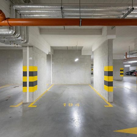 One Bedroom Apartment Nadodrze With Free Garage Wroclaw By Noclegi Renters Esterno foto
