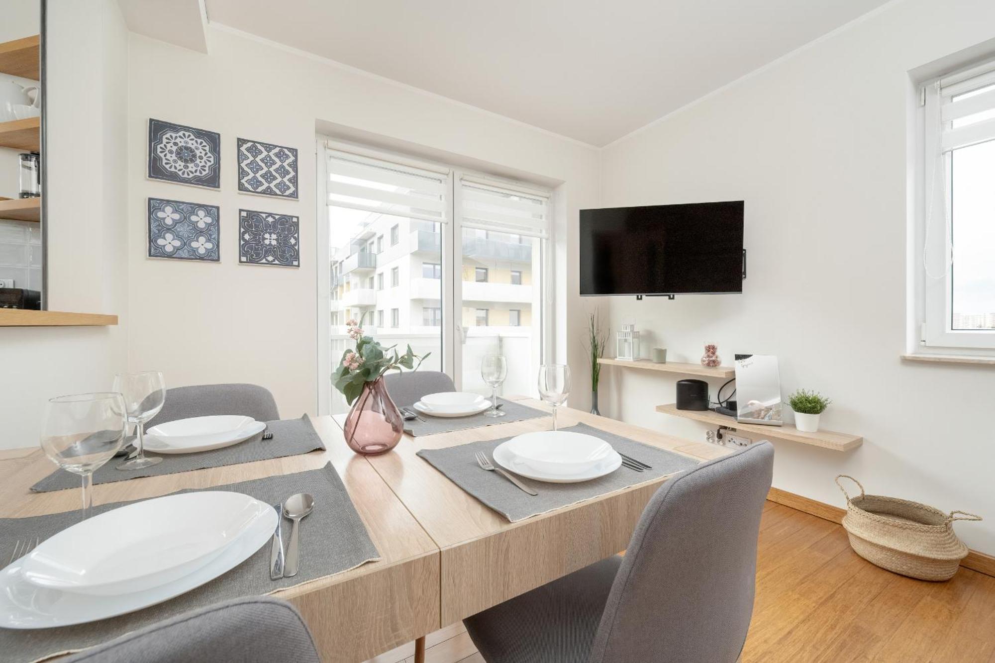 One Bedroom Apartment Nadodrze With Free Garage Wroclaw By Noclegi Renters Esterno foto