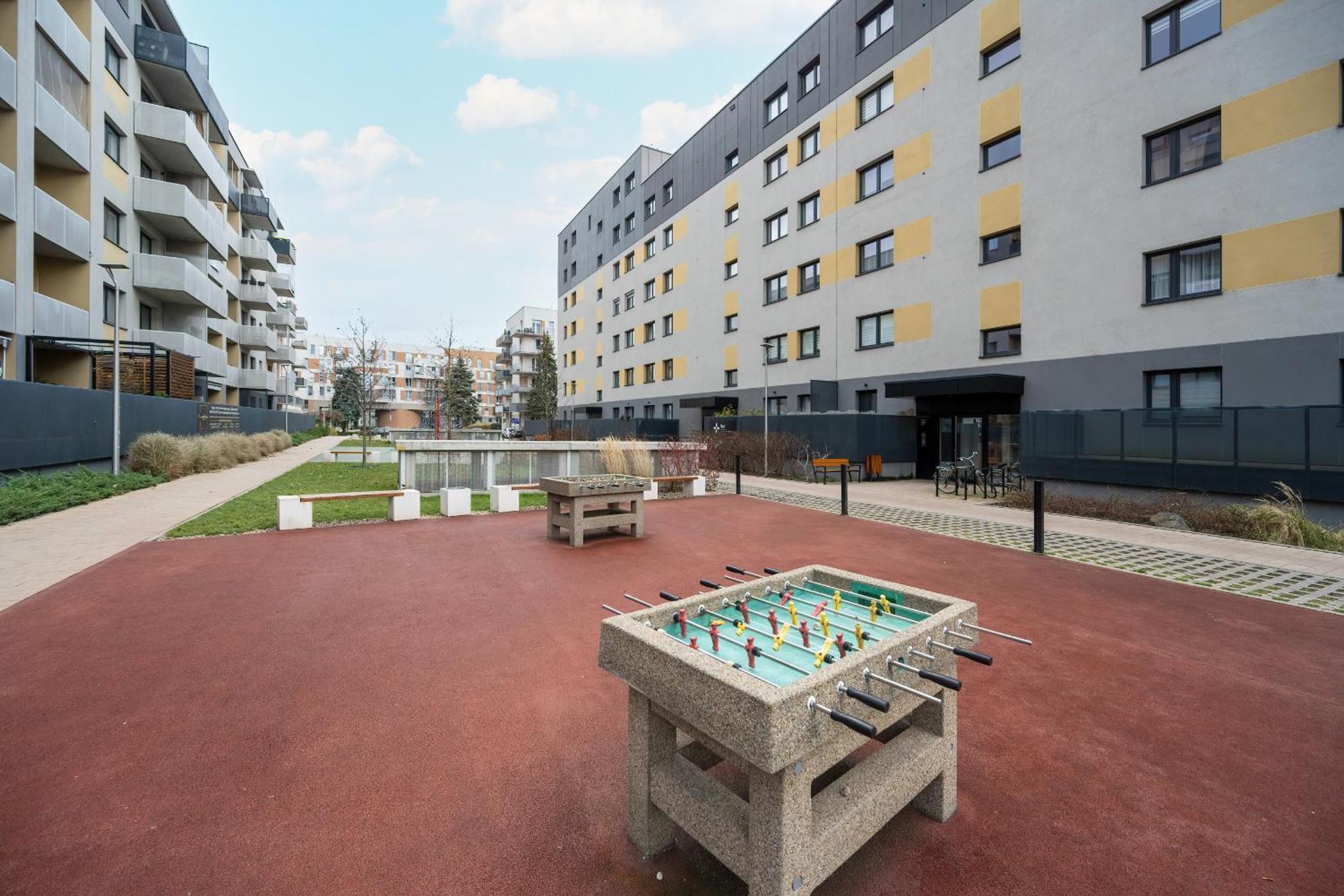 One Bedroom Apartment Nadodrze With Free Garage Wroclaw By Noclegi Renters Esterno foto