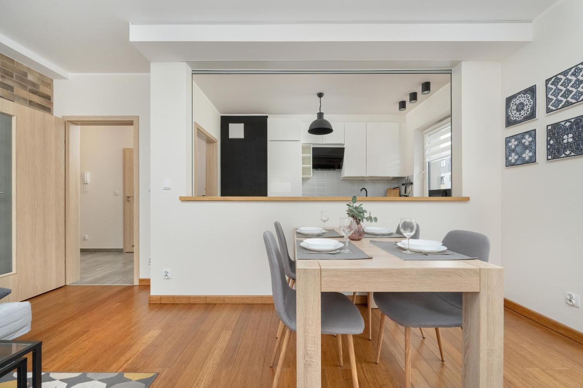 One Bedroom Apartment Nadodrze With Free Garage Wroclaw By Noclegi Renters Esterno foto