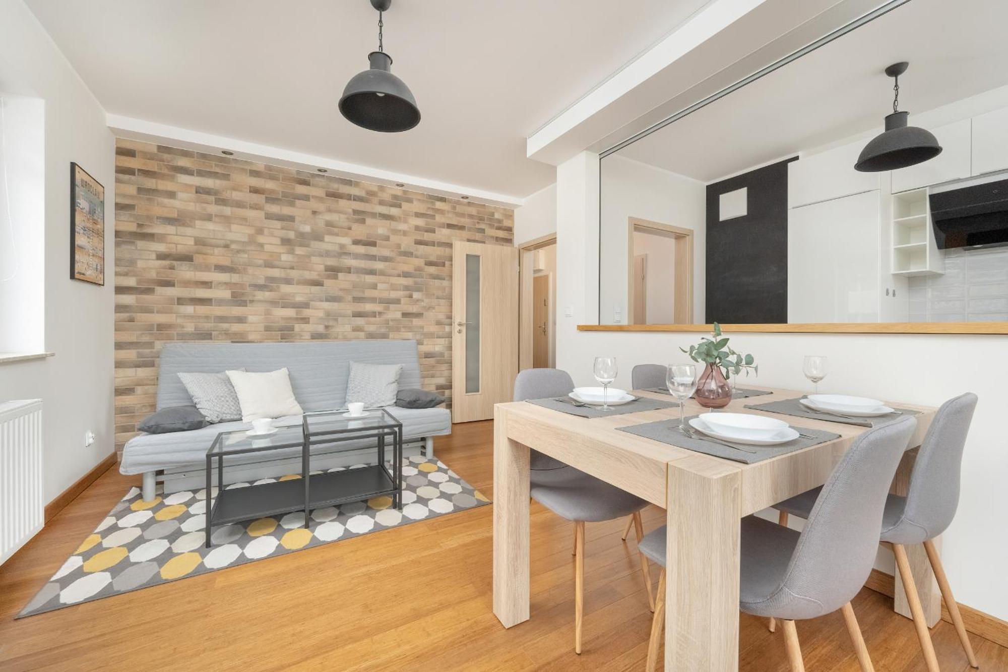 One Bedroom Apartment Nadodrze With Free Garage Wroclaw By Noclegi Renters Esterno foto