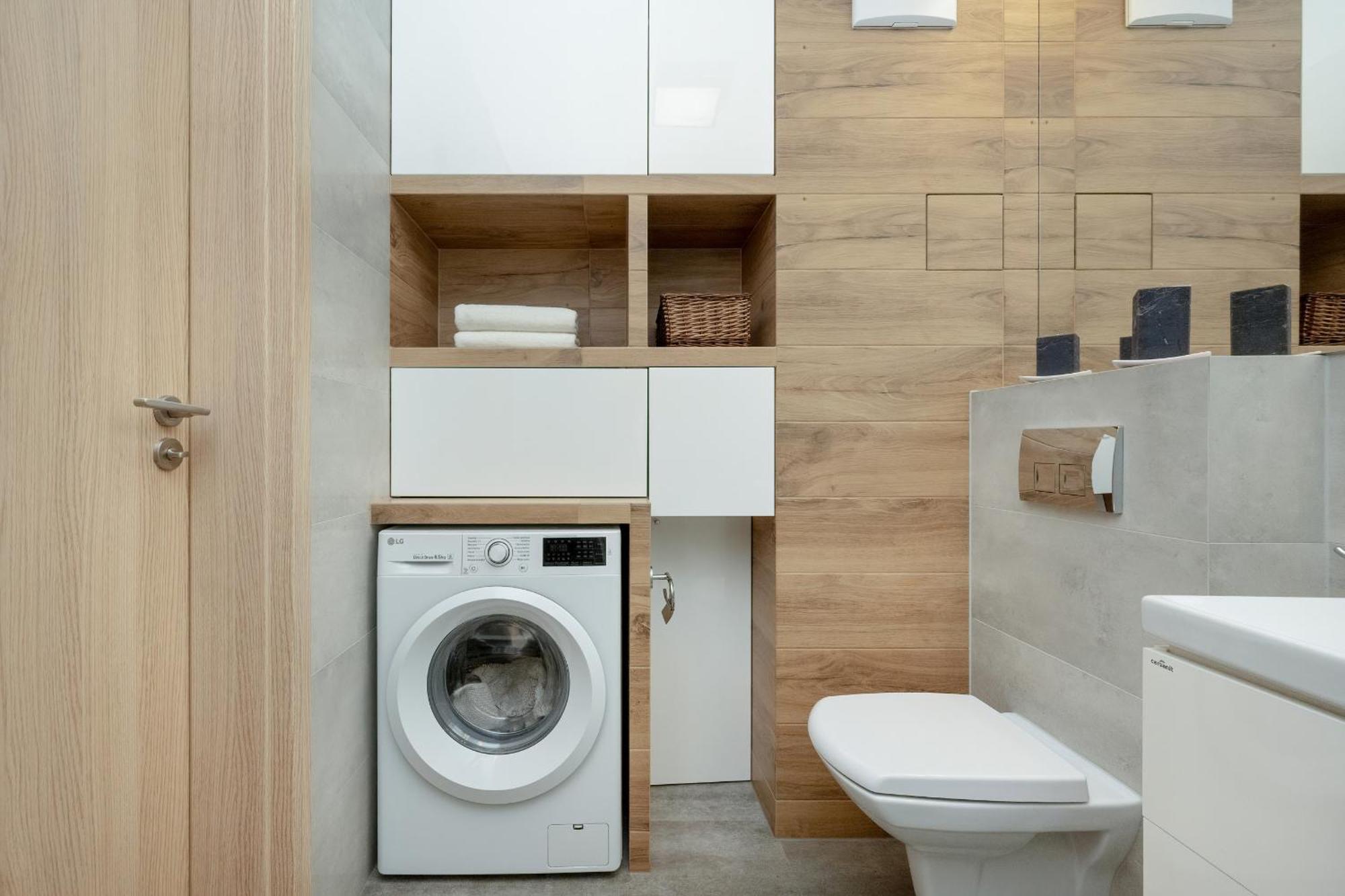 One Bedroom Apartment Nadodrze With Free Garage Wroclaw By Noclegi Renters Esterno foto